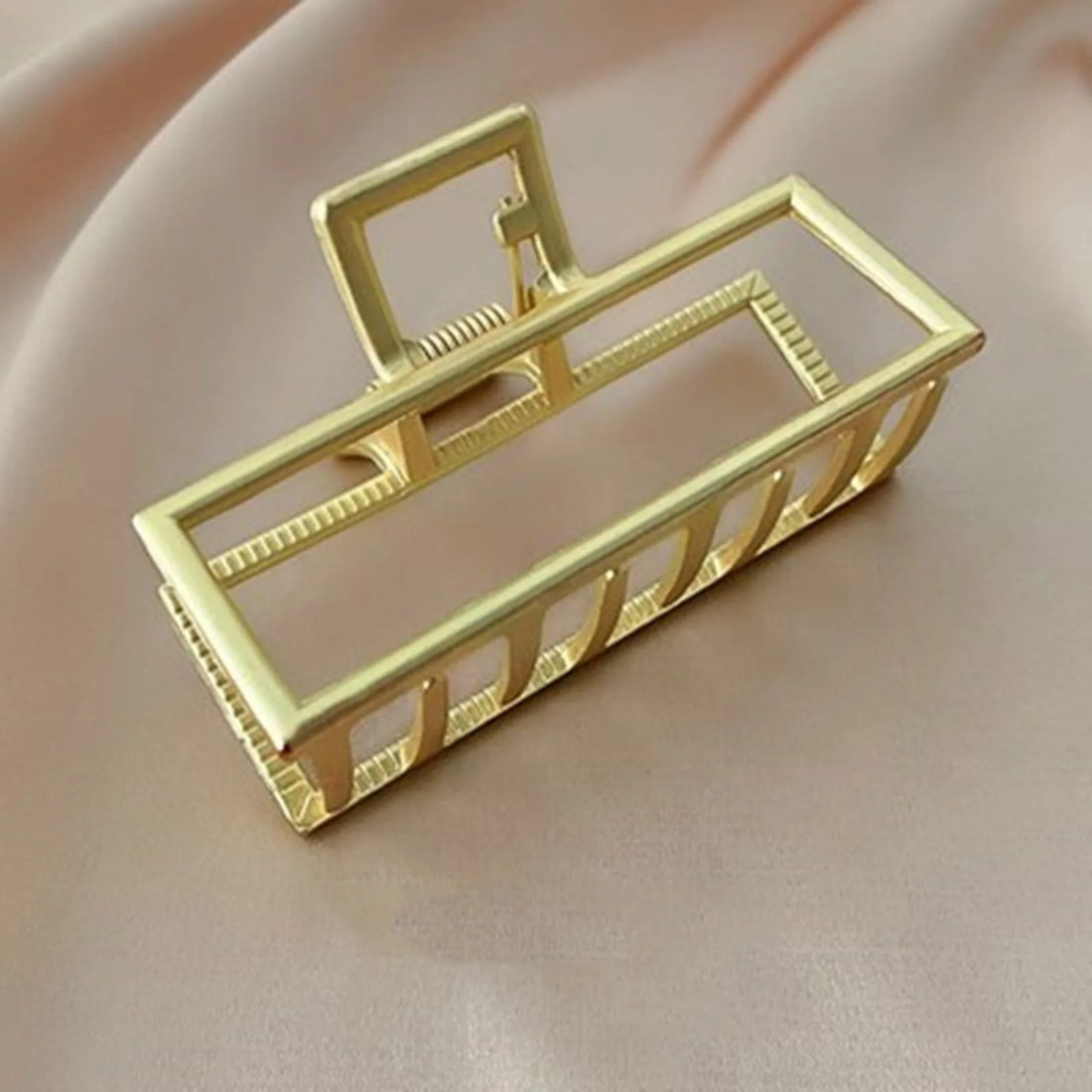 Women Geometric Hair Claw Girls Clamps Metal Hair Crab Cross Hair Clips Elegant Twist  Headband Hairpin Fashion Hair Accessories