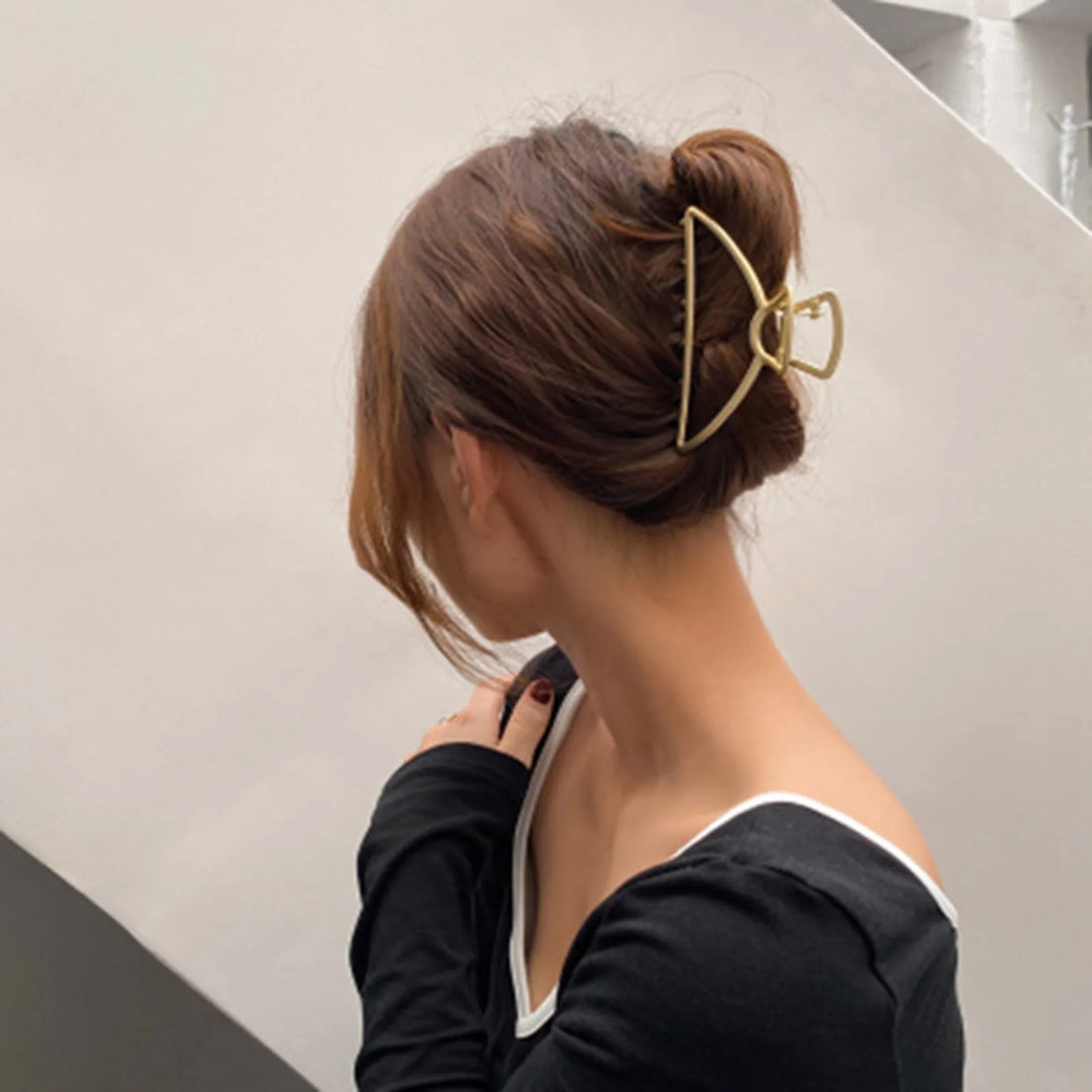 Women Geometric Hair Claw Girls Clamps Metal Hair Crab Cross Hair Clips Elegant Twist  Headband Hairpin Fashion Hair Accessories