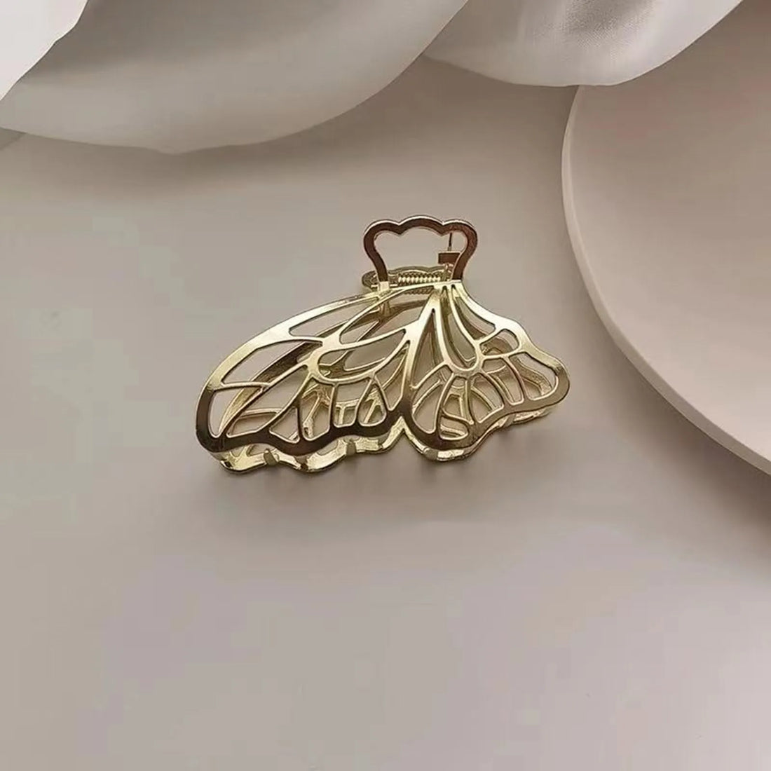 Women Geometric Hair Claw Girls Clamps Metal Hair Crab Cross Hair Clips Elegant Twist  Headband Hairpin Fashion Hair Accessories