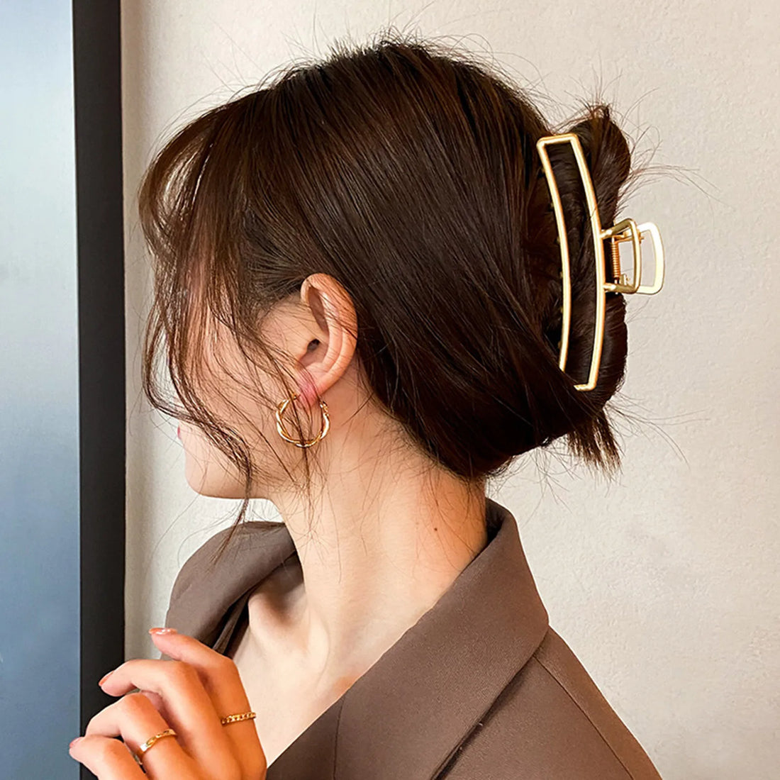 Women Geometric Hair Claw Girls Clamps Metal Hair Crab Cross Hair Clips Elegant Twist  Headband Hairpin Fashion Hair Accessories