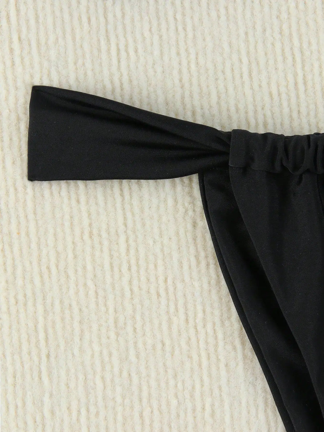 Sexy Cut-Out Bikini Set - Trendy Swimwear for Beach Goddesses Stunning Strapless Bikini Top Two-Piece Swimwear for Women