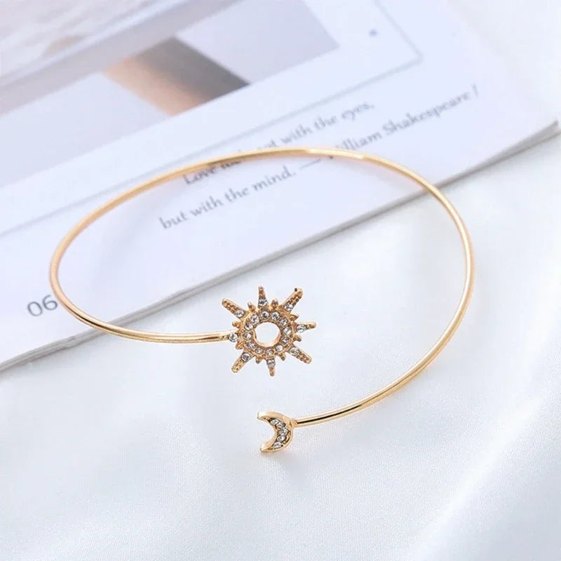Vintage Simple Adjustable Upper Arm Cuff Bracelet Glossy Gold Plated Metal Armlet for Women Minimalist Open Armband Body Jewelry