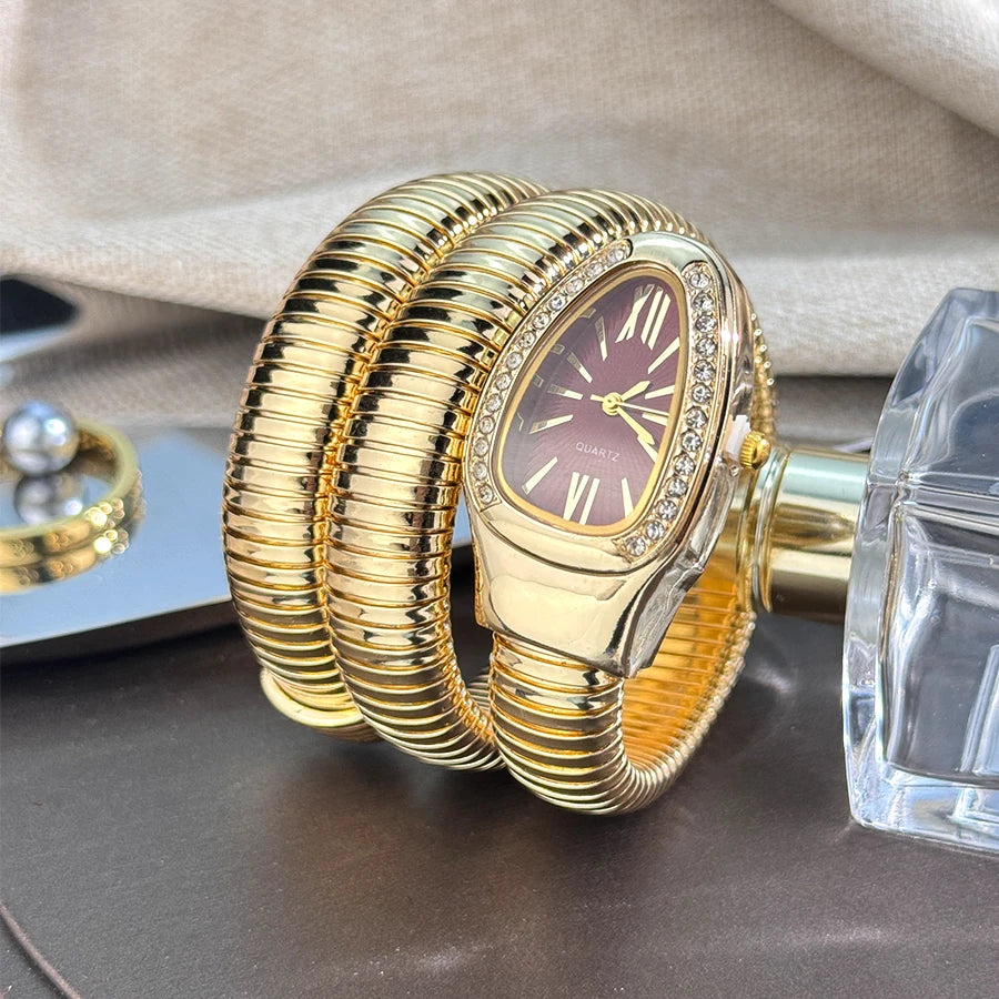 Women's fashion high quality Serpentine alloy watch with diamond case Celebrity style high-grade quartz bracelet watch
