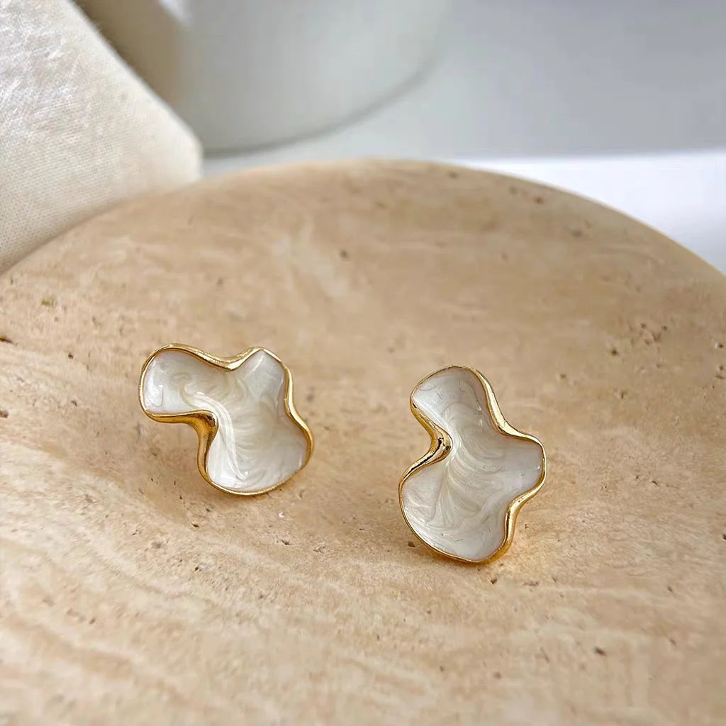 Abstract Alien White Color Cloud Irregular Stud Earring for Women Temperament Ear Jewelry Simple Christmas Valentine's Day Gift