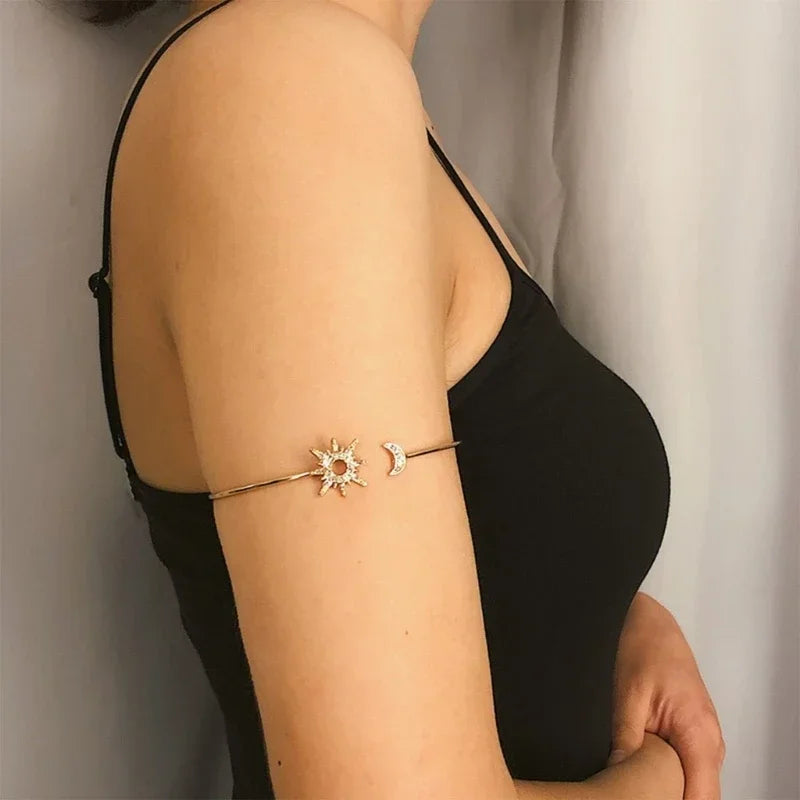 Vintage Simple Adjustable Upper Arm Cuff Bracelet Glossy Gold Plated Metal Armlet for Women Minimalist Open Armband Body Jewelry