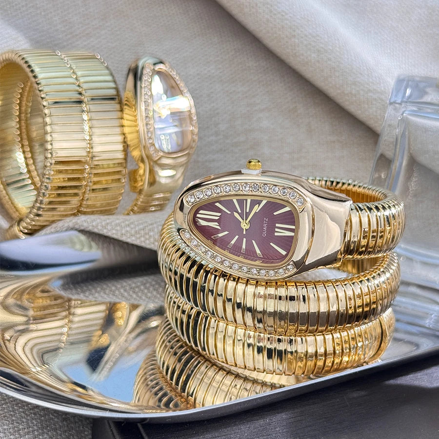 Women's fashion high quality Serpentine alloy watch with diamond case Celebrity style high-grade quartz bracelet watch