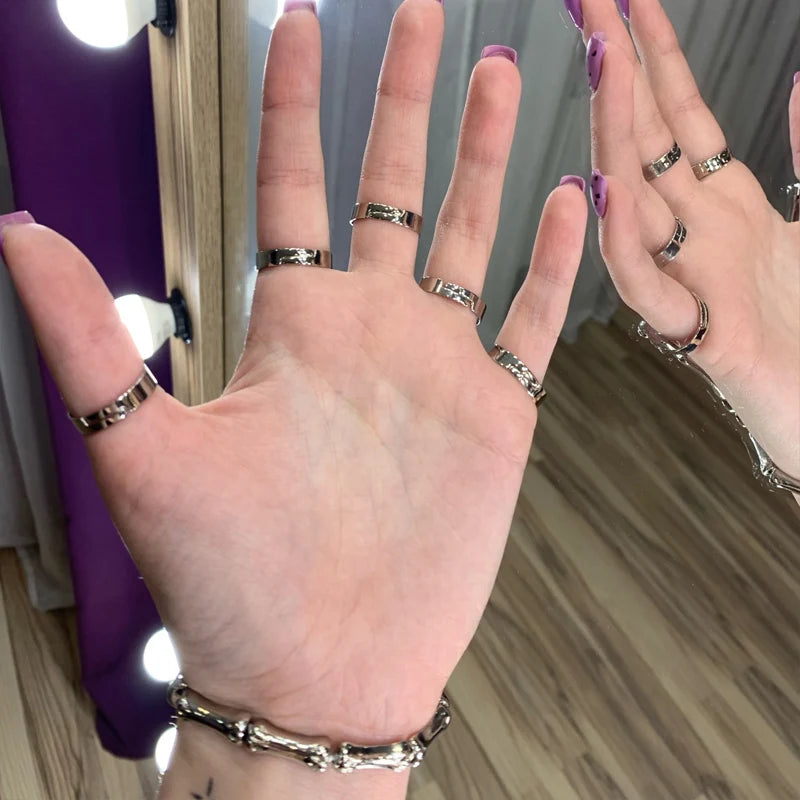 Fashion Women Men Gothic Punk Skull Ghost Skeleton Finger Bracelet Hand Chain Bangles for Halloween Femme Party Accessories